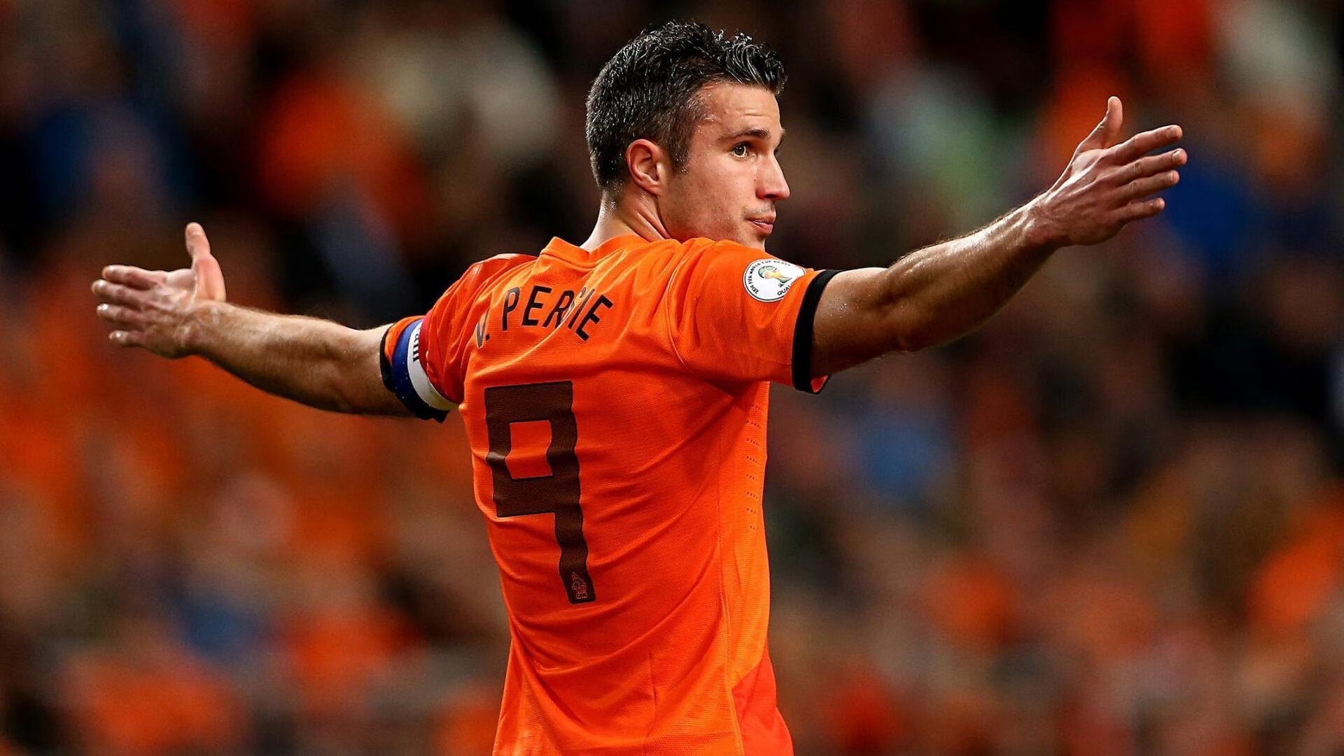 足球赛场焦点！德国队对阵巴西队，冠军之争悬念重重，胜负难料